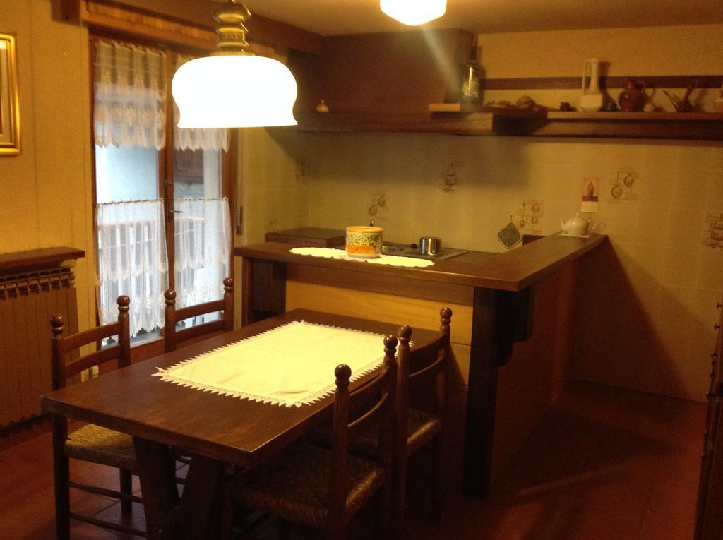 Albergo Castello Da Bonino Champorcher Habitación foto