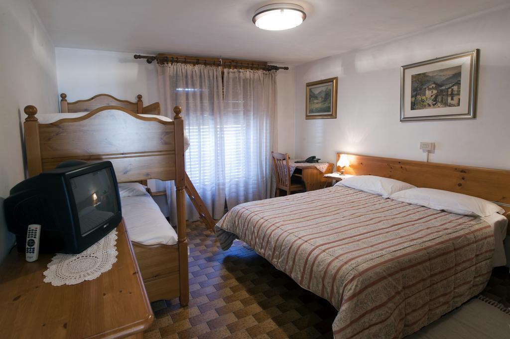 Albergo Castello Da Bonino Champorcher Habitación foto